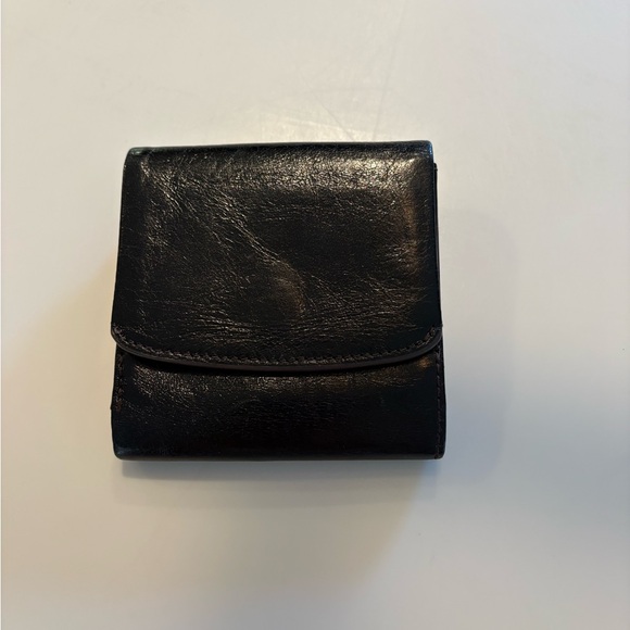 HOBO Gari Women’s Black Leather Trifold Wallet with Kiss Lock - Picture 9 of 9